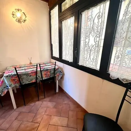 Cozy In Florence's Heart